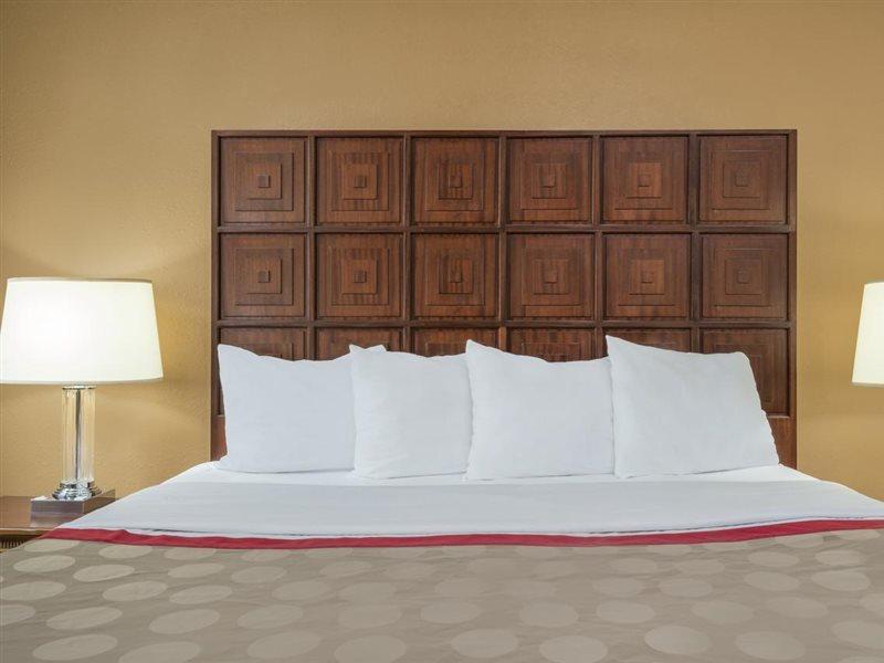 Hotel Ramada By Wyndham Columbus North à Westerville Extérieur photo