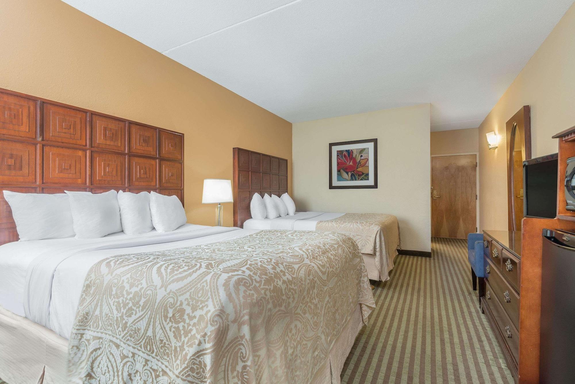 Hotel Ramada By Wyndham Columbus North à Westerville Extérieur photo