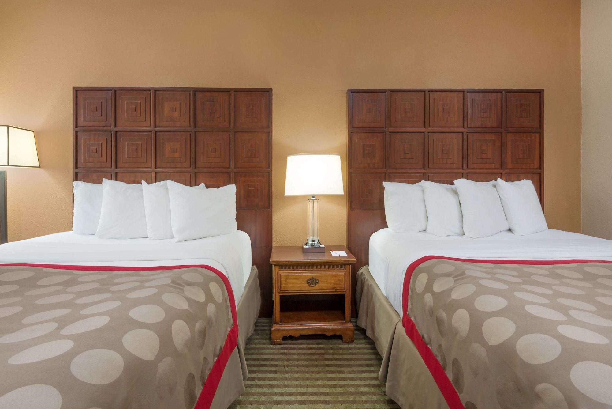 Hotel Ramada By Wyndham Columbus North à Westerville Extérieur photo