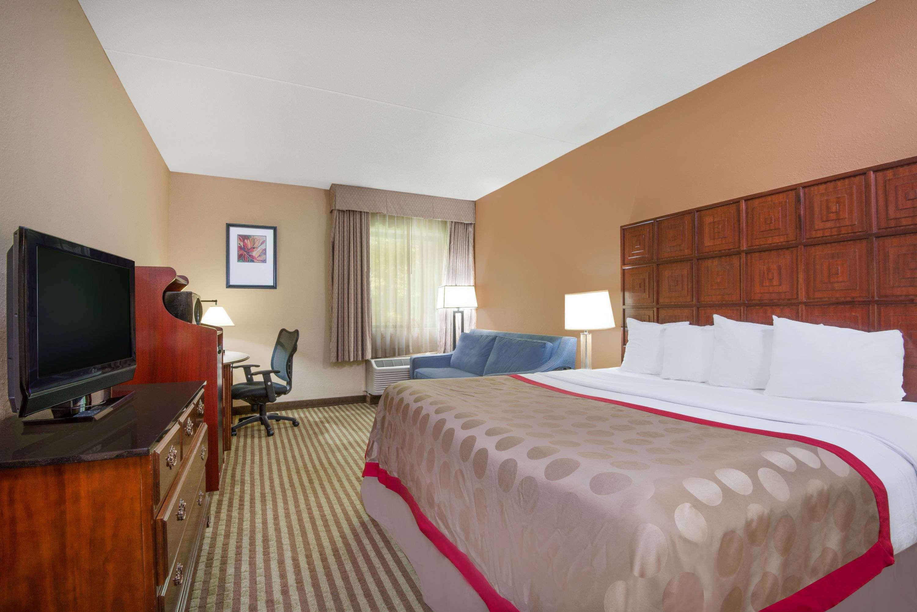 Hotel Ramada By Wyndham Columbus North à Westerville Extérieur photo