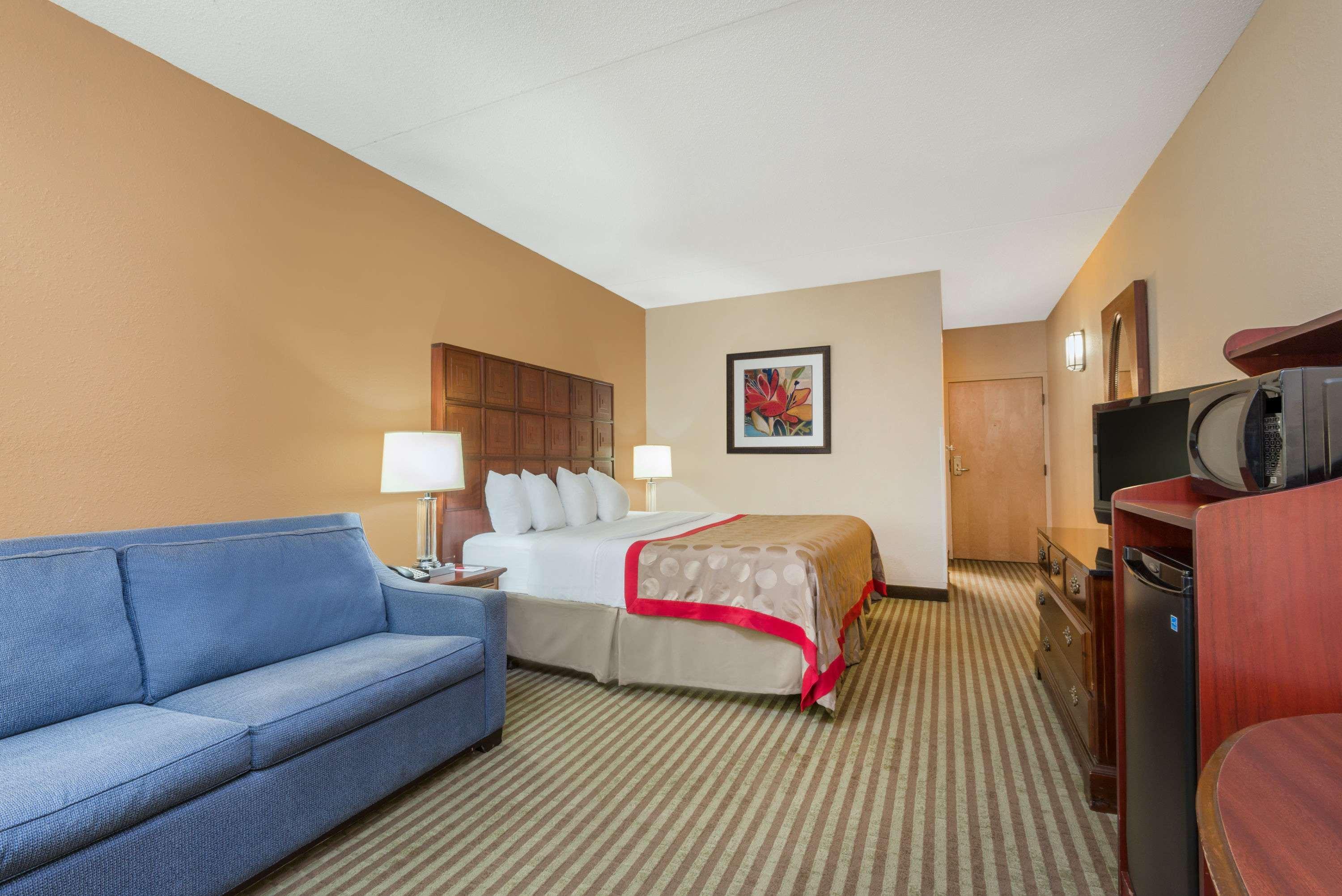 Hotel Ramada By Wyndham Columbus North à Westerville Extérieur photo