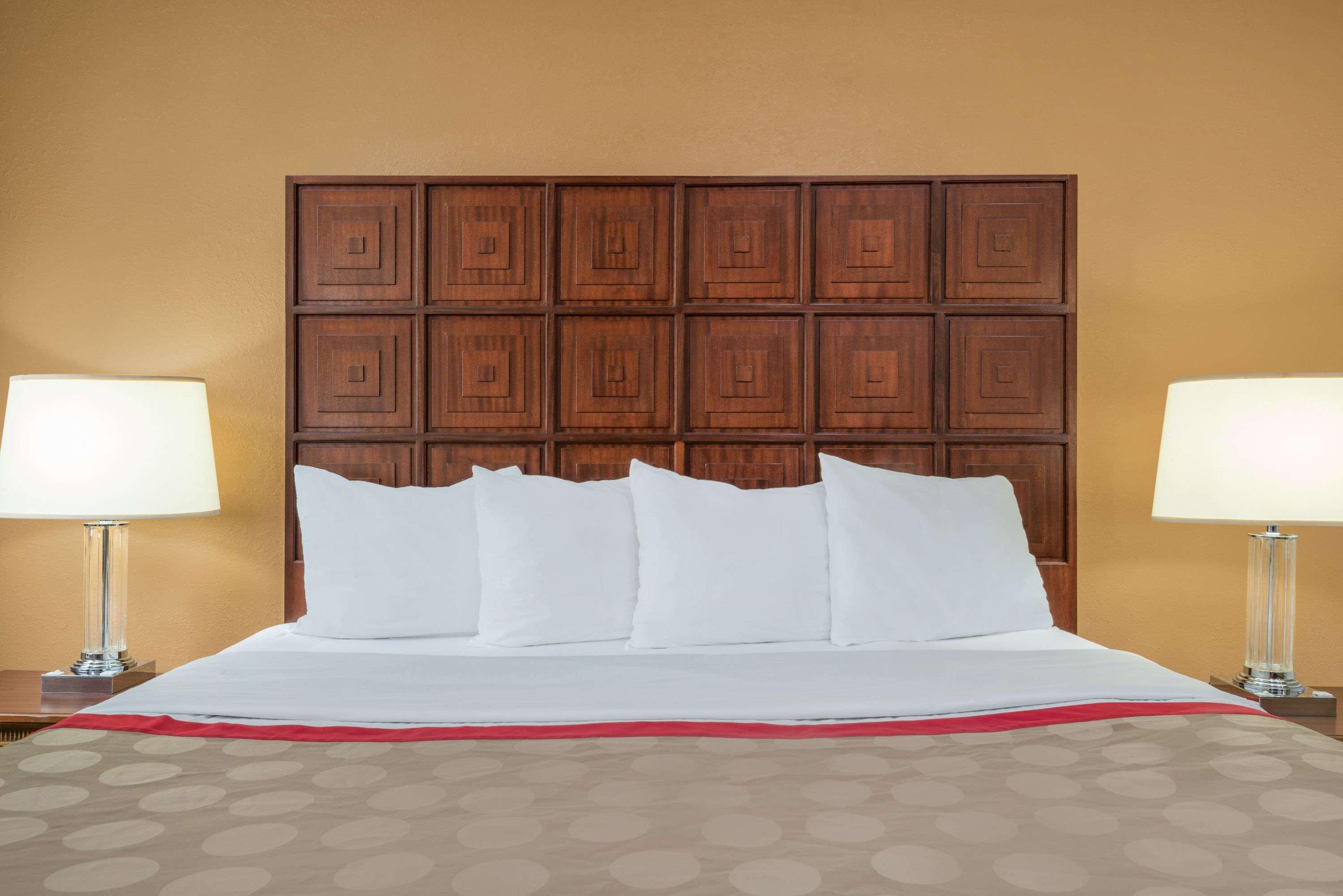 Hotel Ramada By Wyndham Columbus North à Westerville Extérieur photo