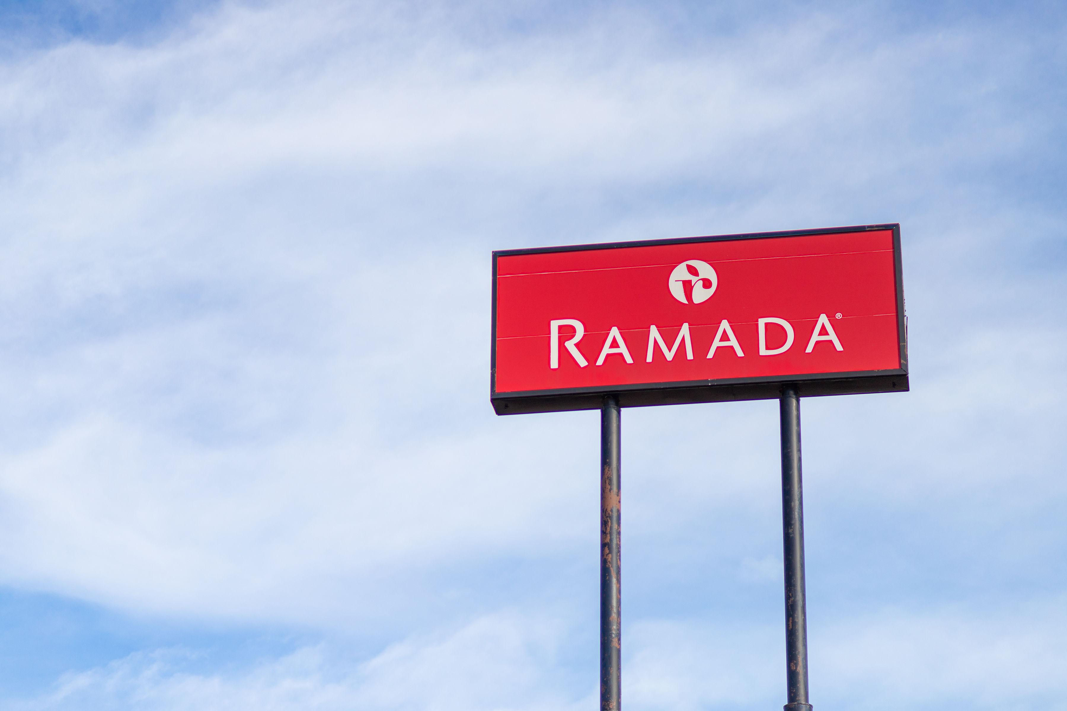 Hotel Ramada By Wyndham Columbus North à Westerville Extérieur photo