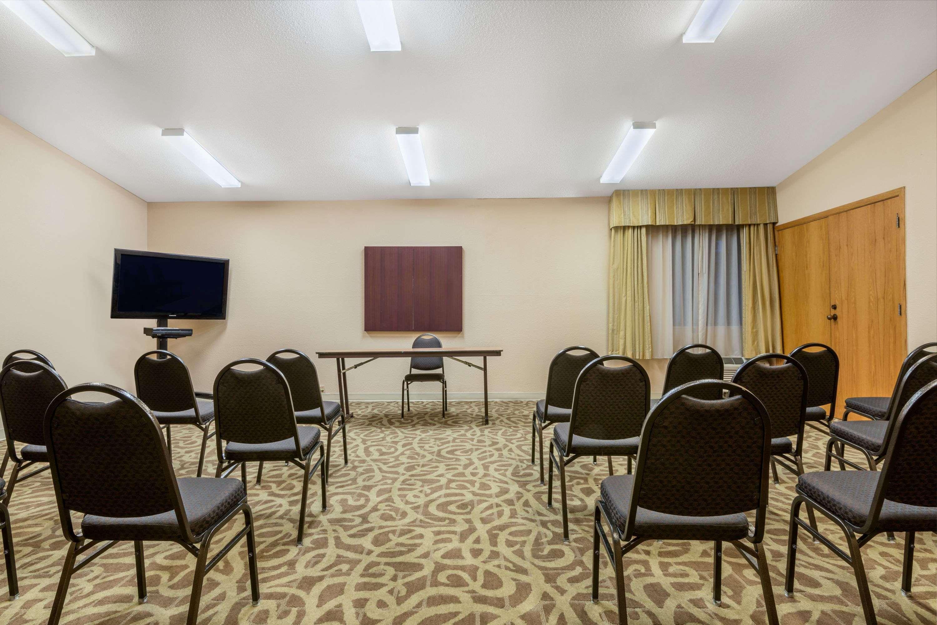 Hotel Ramada By Wyndham Columbus North à Westerville Extérieur photo