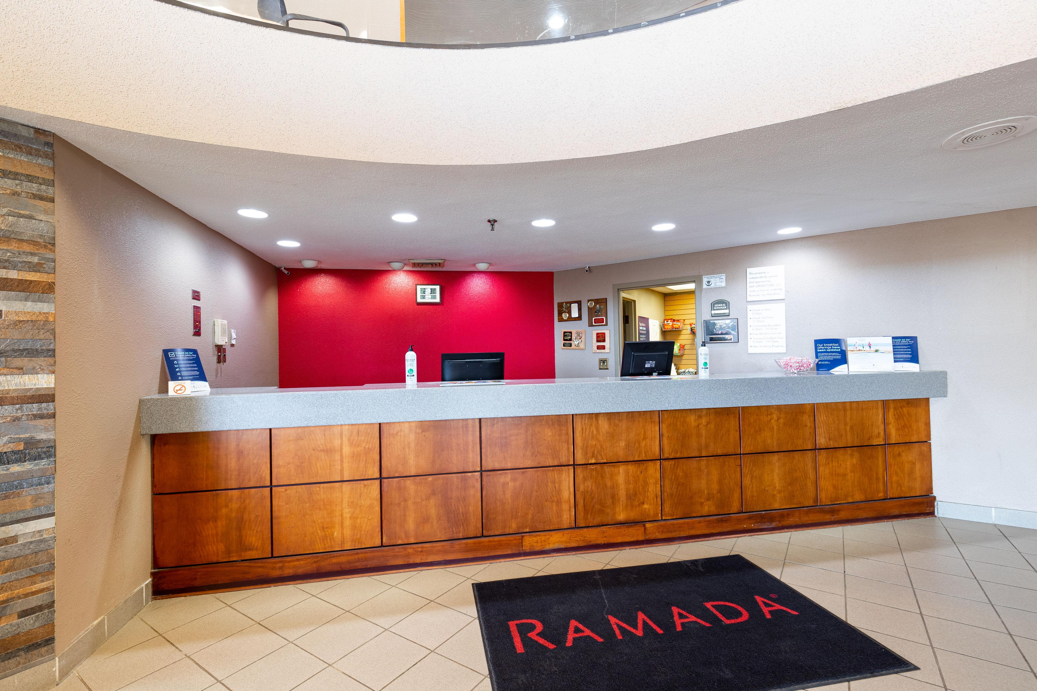 Hotel Ramada By Wyndham Columbus North à Westerville Extérieur photo
