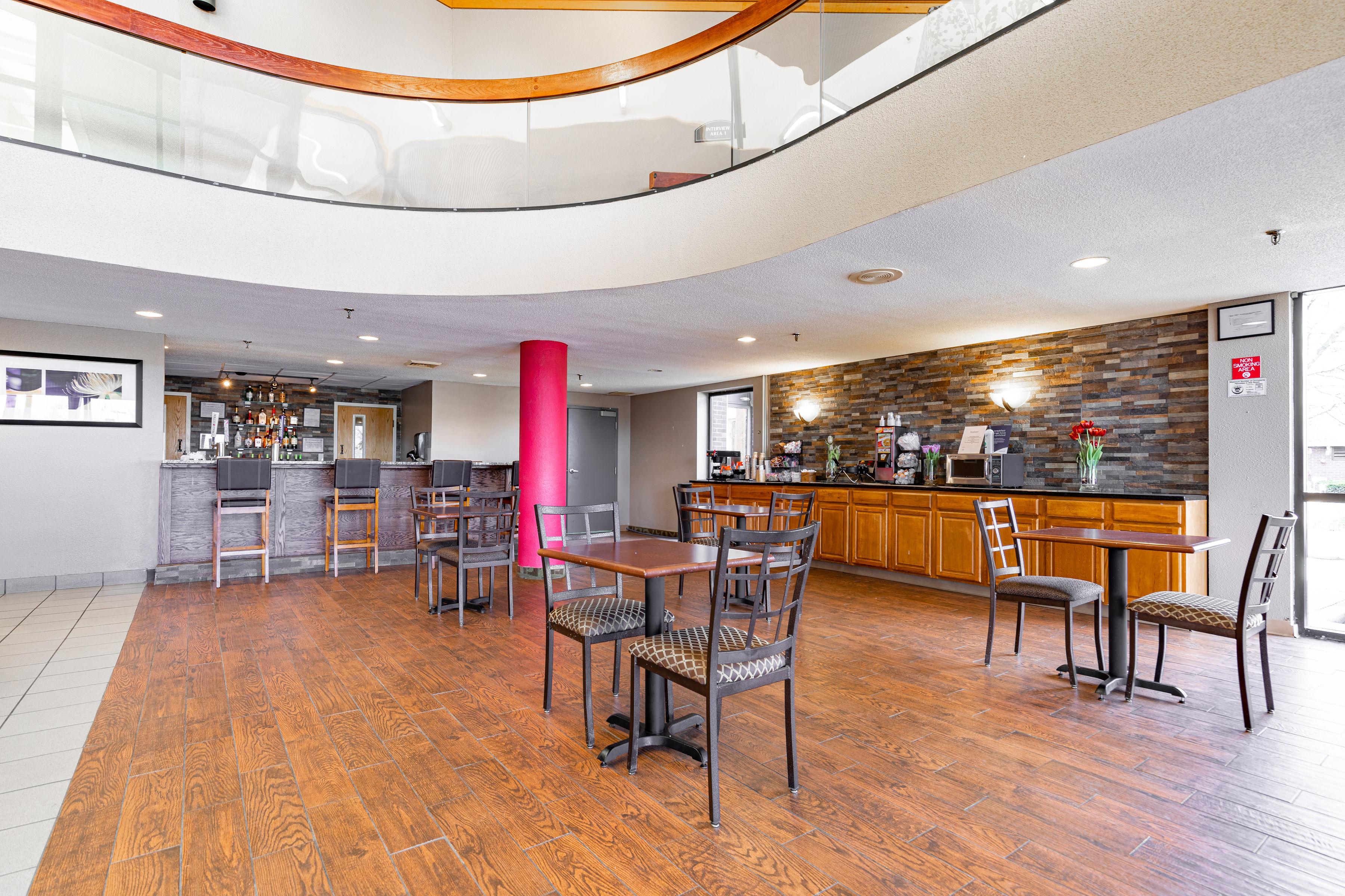 Hotel Ramada By Wyndham Columbus North à Westerville Extérieur photo