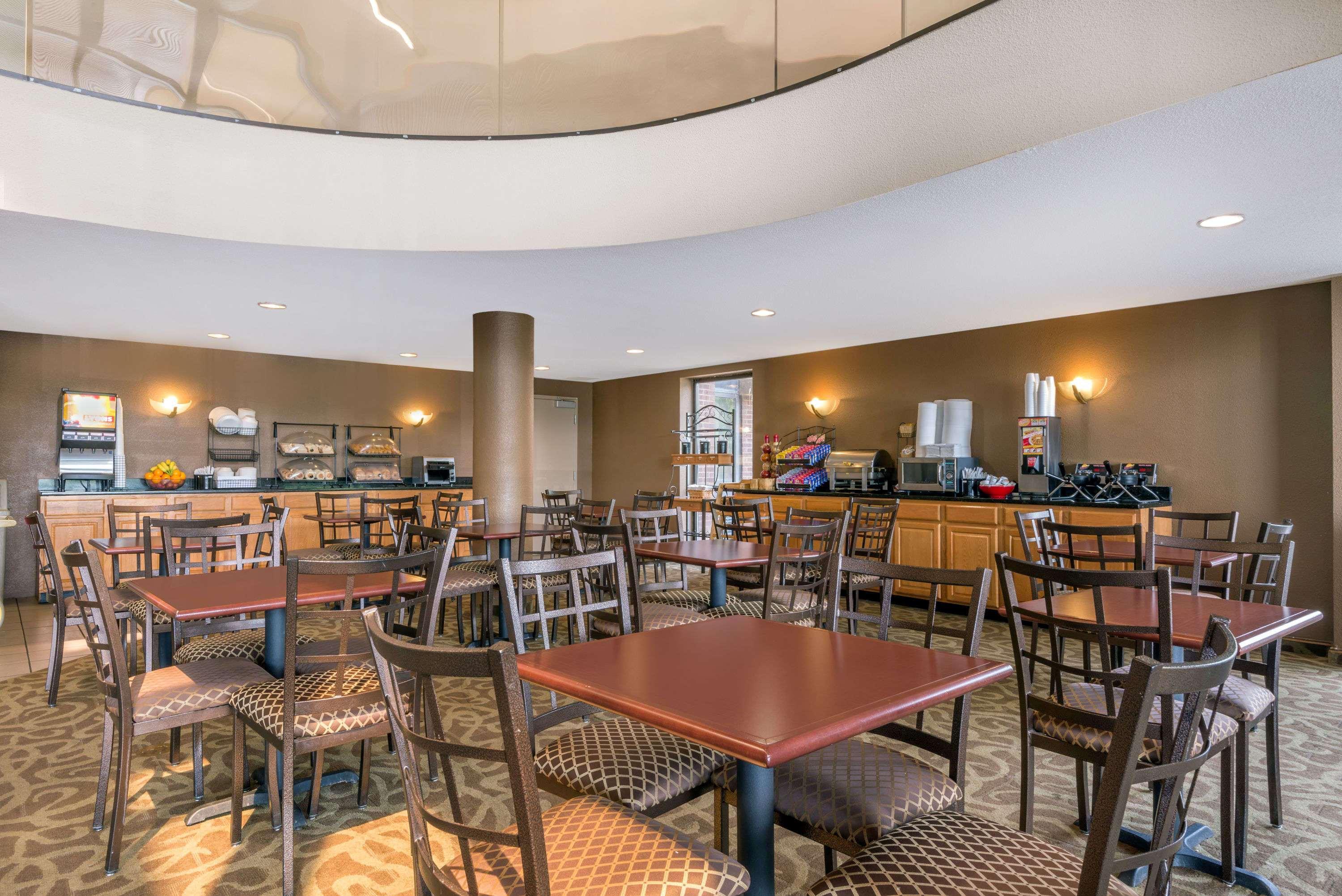 Hotel Ramada By Wyndham Columbus North à Westerville Extérieur photo